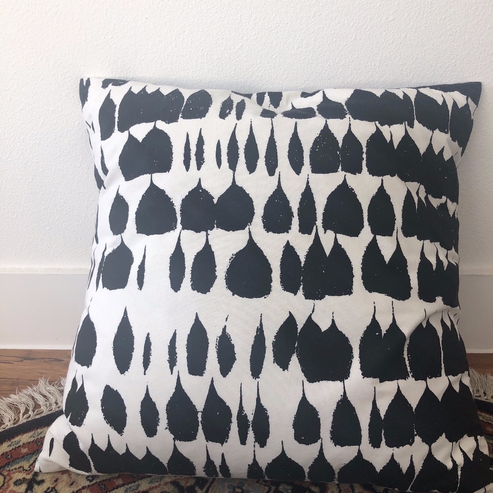 Queen of Spain Fabric Pillow Case 24" x 24" (1)